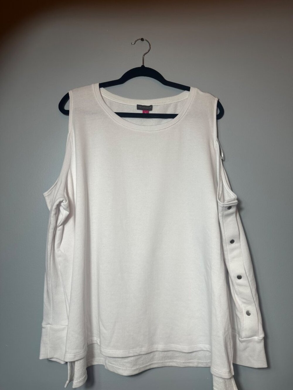 Vince Camuto Top Women's 3X Plus White Cold Shoulder Snap Sleeve Sweatshirt Knit